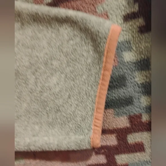 Women's Burton Hearth Fleece Pullover with a grey body and a colorful Pattern - Picture 5 of 6